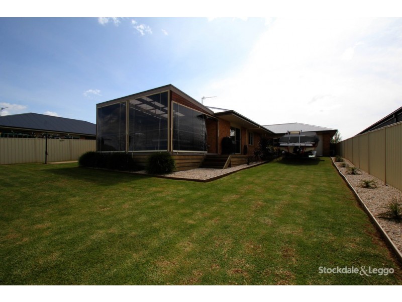 18 Parkside Close, Leongatha VIC 3953