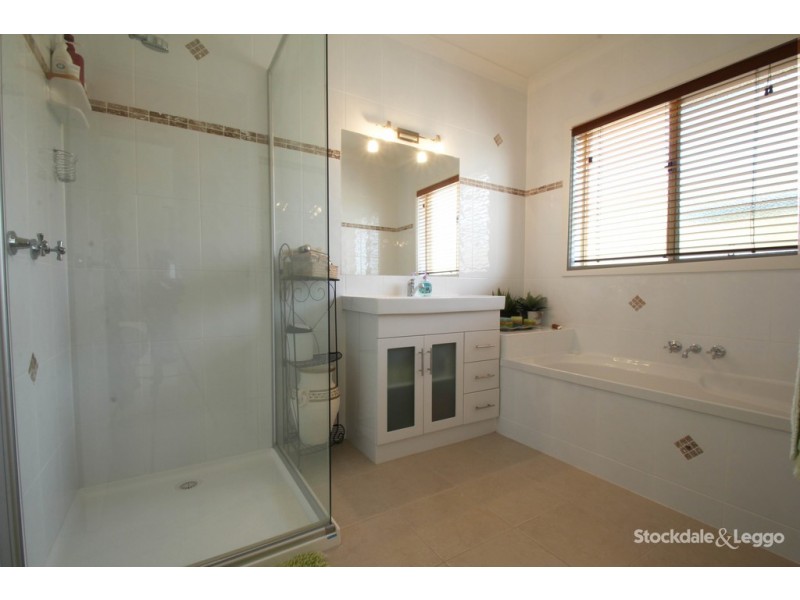 18 Parkside Close, Leongatha VIC 3953