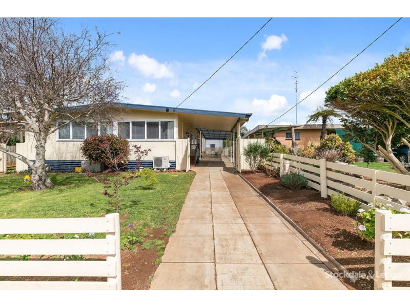 22 Blackmore Avenue, Leongatha VIC 3953