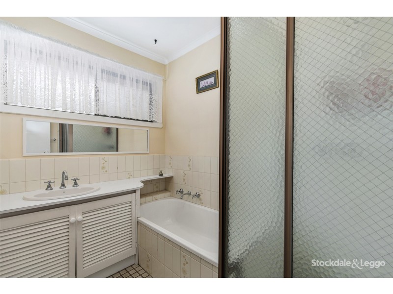 8 Valley View Crescent, Leongatha VIC 3953