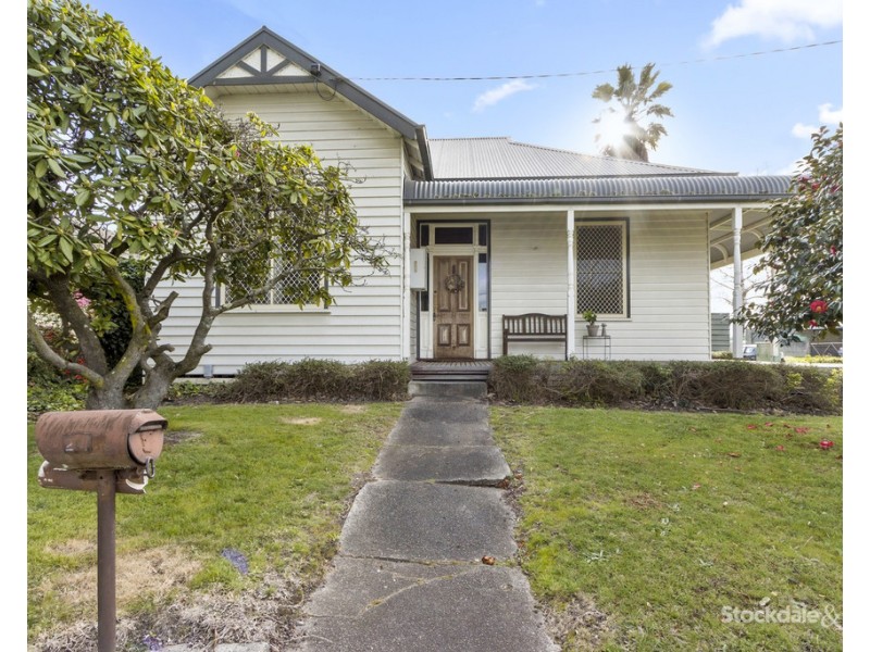 24 Roughead Street, Leongatha VIC 3953