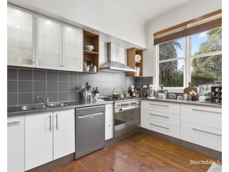 24 Roughead Street, Leongatha VIC 3953