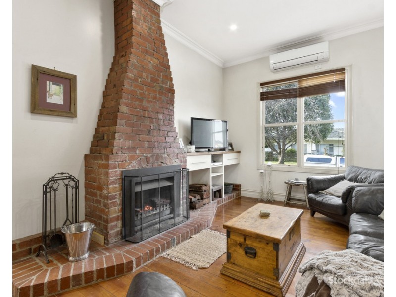 24 Roughead Street, Leongatha VIC 3953