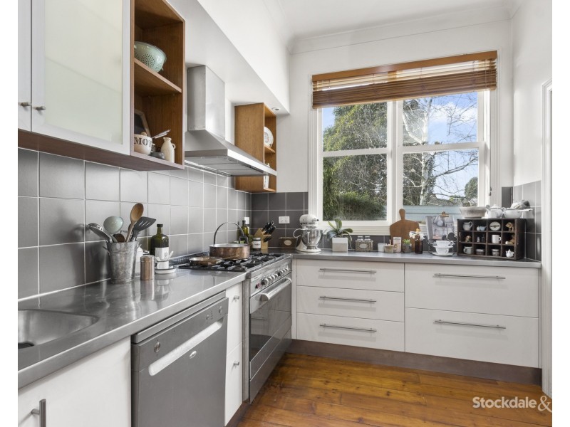 24 Roughead Street, Leongatha VIC 3953