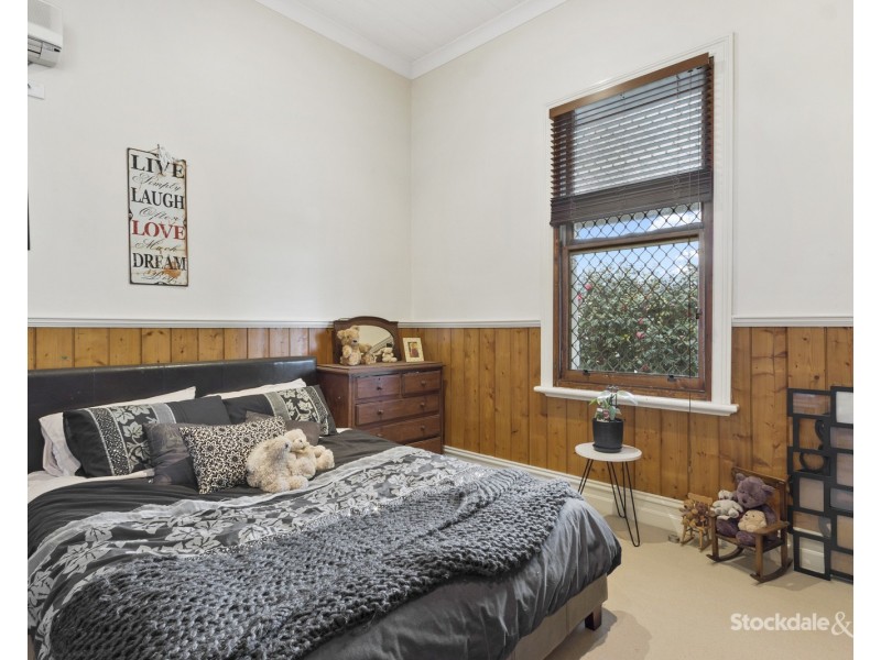24 Roughead Street, Leongatha VIC 3953