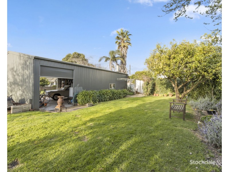 24 Roughead Street, Leongatha VIC 3953