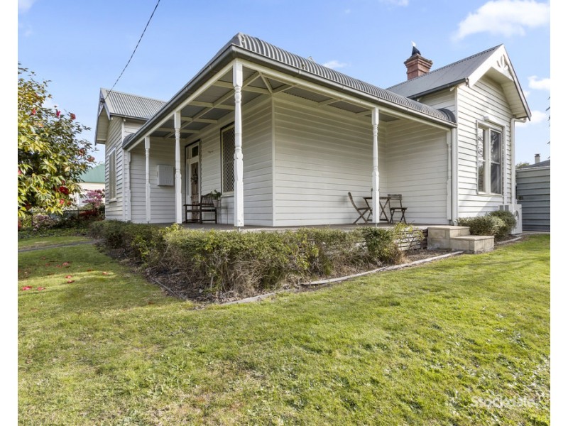 24 Roughead Street, Leongatha VIC 3953