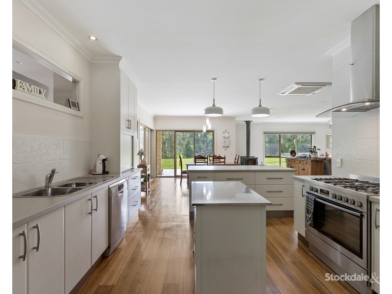 15 Wynnes Road, Kardella South VIC 3950