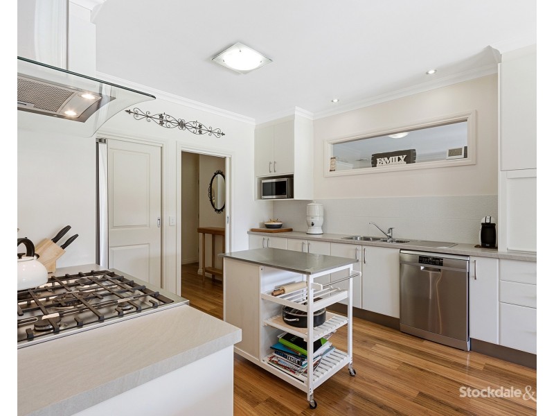 15 Wynnes Road, Kardella South VIC 3950