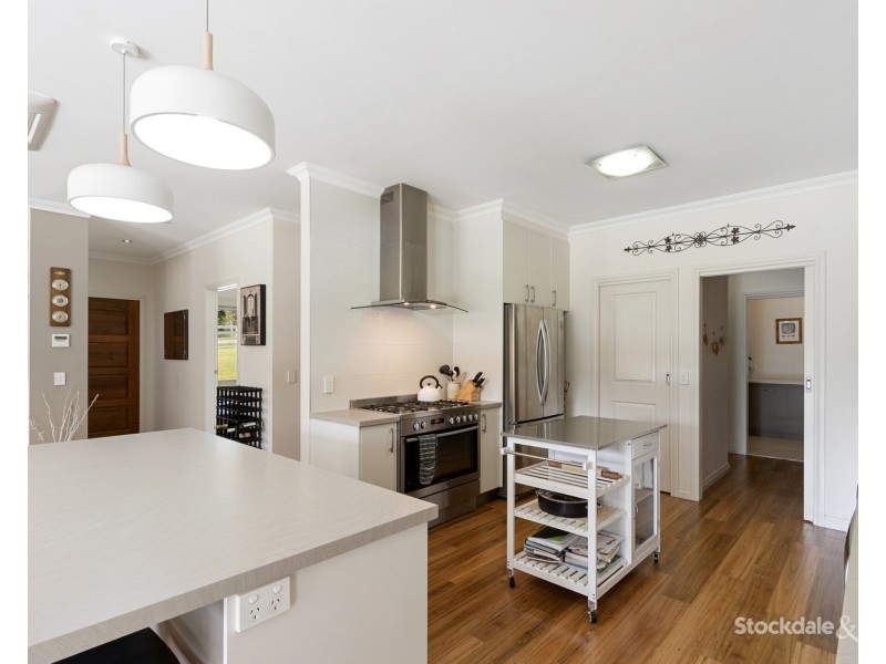 15 Wynnes Road, Kardella South VIC 3950