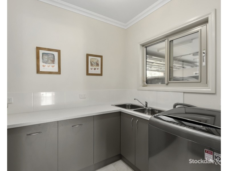 15 Wynnes Road, Kardella South VIC 3950