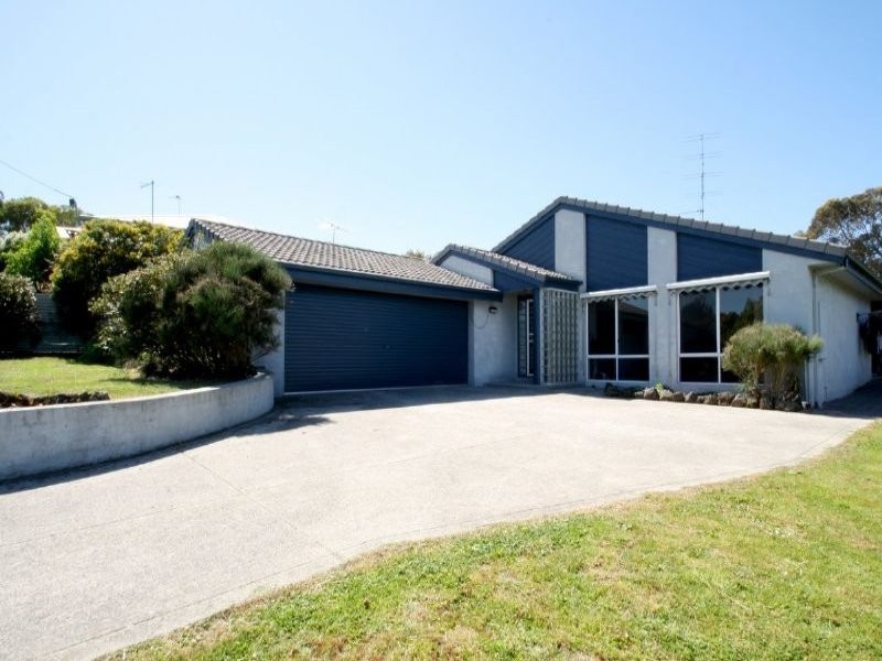 16 Meikle Street, Meeniyan VIC 3956