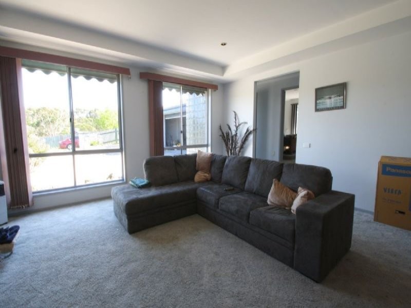 16 Meikle Street, Meeniyan VIC 3956