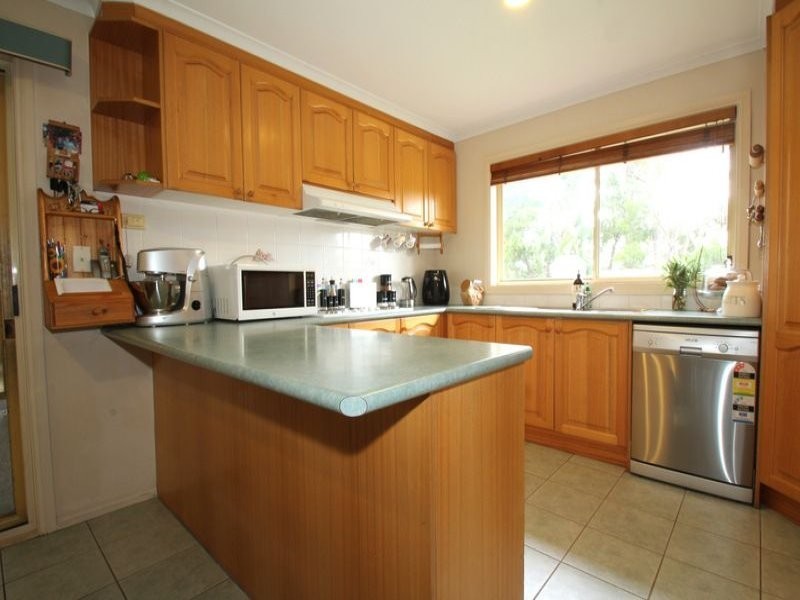 12 Clinton Court, Leongatha VIC 3953