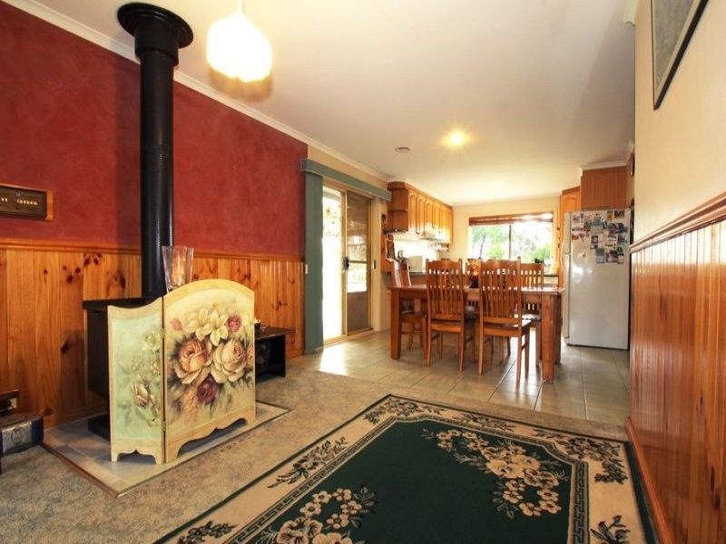 12 Clinton Court, Leongatha VIC 3953