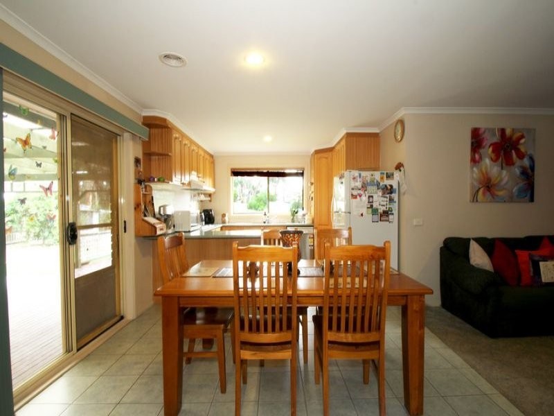 12 Clinton Court, Leongatha VIC 3953