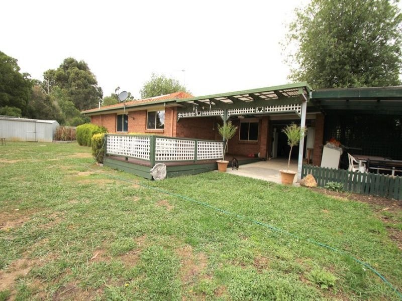 12 Clinton Court, Leongatha VIC 3953