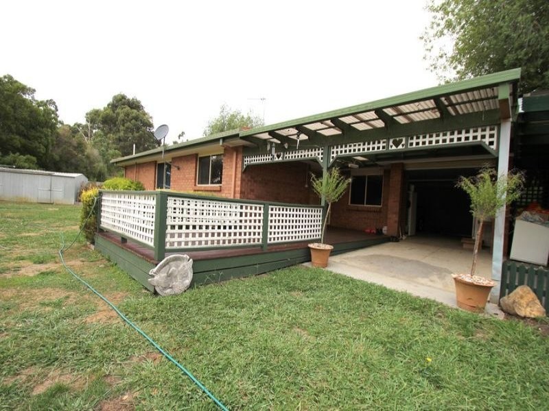 12 Clinton Court, Leongatha VIC 3953