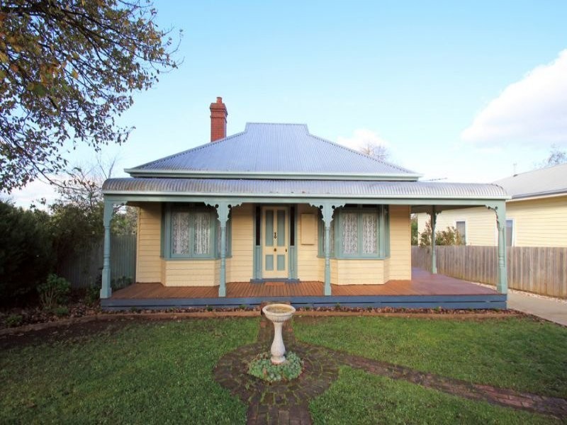 39 Bent Street, Leongatha VIC 3953