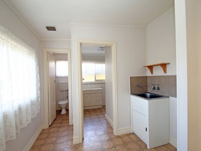 39 Bent Street, Leongatha VIC 3953