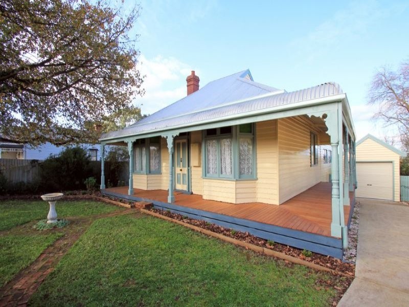 39 Bent Street, Leongatha VIC 3953