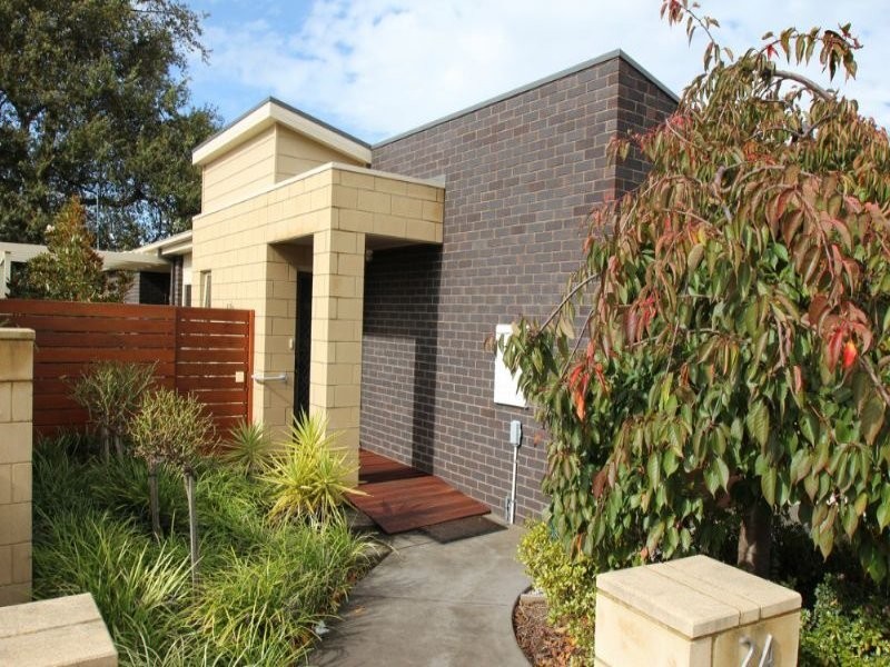 24 Davison Street, Leongatha VIC 3953