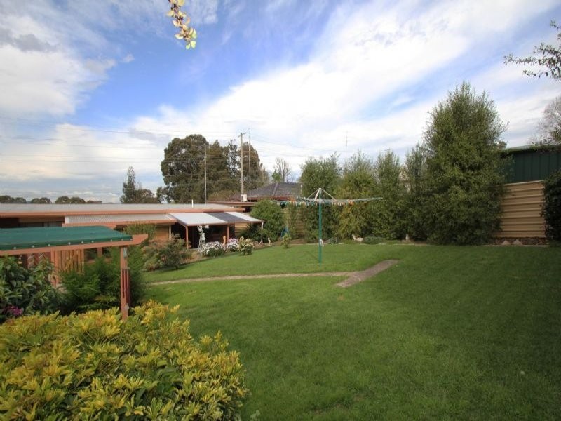 12 Horn Street, Leongatha VIC 3953