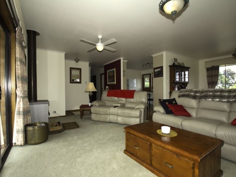 95 One Chain Road, Arawata VIC 3951