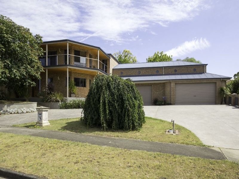 22 Valleyview Crescent, Leongatha VIC 3953