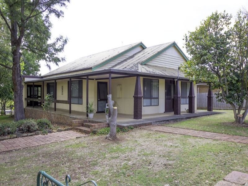 27 Ritchie Street, Leongatha VIC 3953