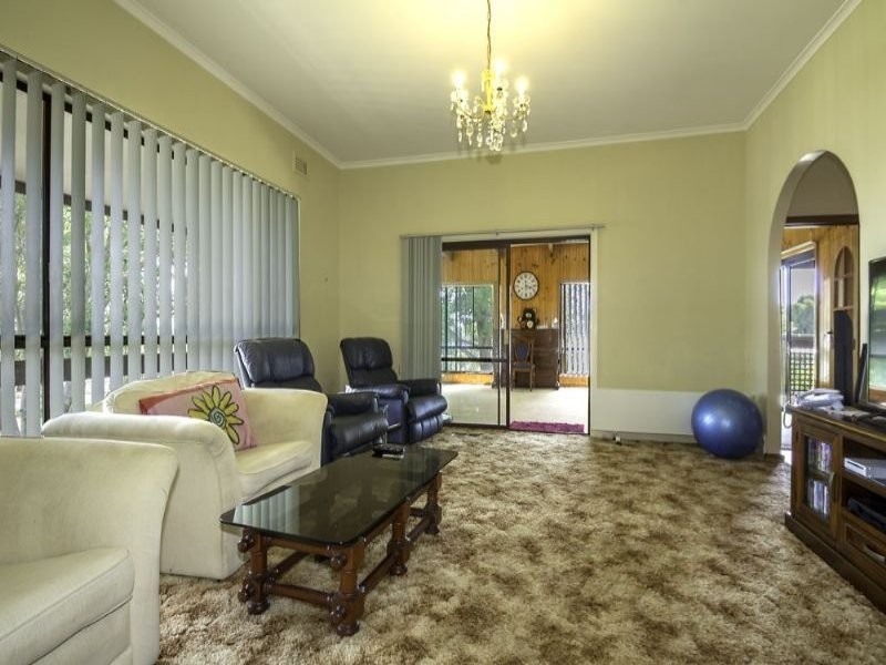 27 Ritchie Street, Leongatha VIC 3953