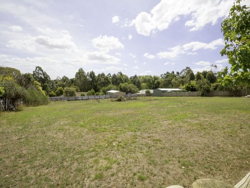 27 Ritchie Street, Leongatha VIC 3953