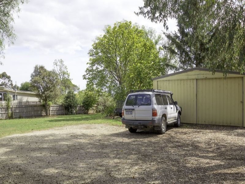 27 Ritchie Street, Leongatha VIC 3953