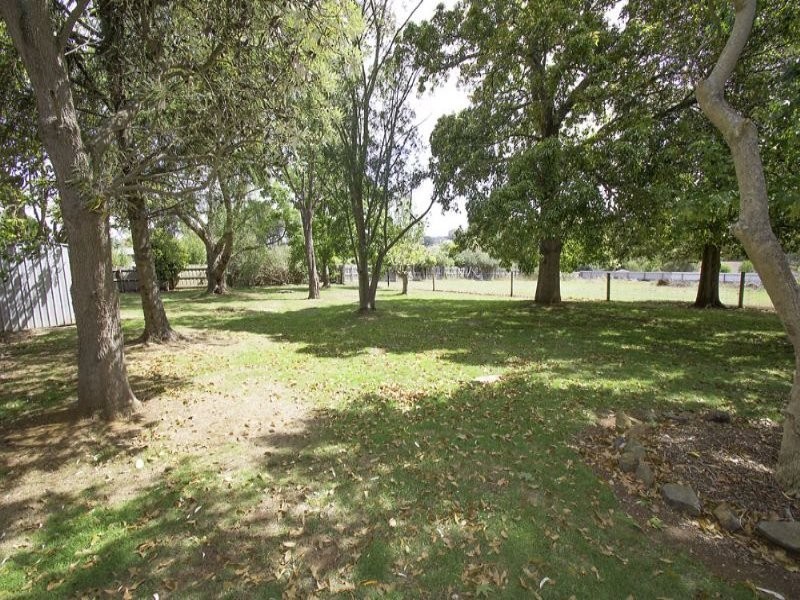 27 Ritchie Street, Leongatha VIC 3953