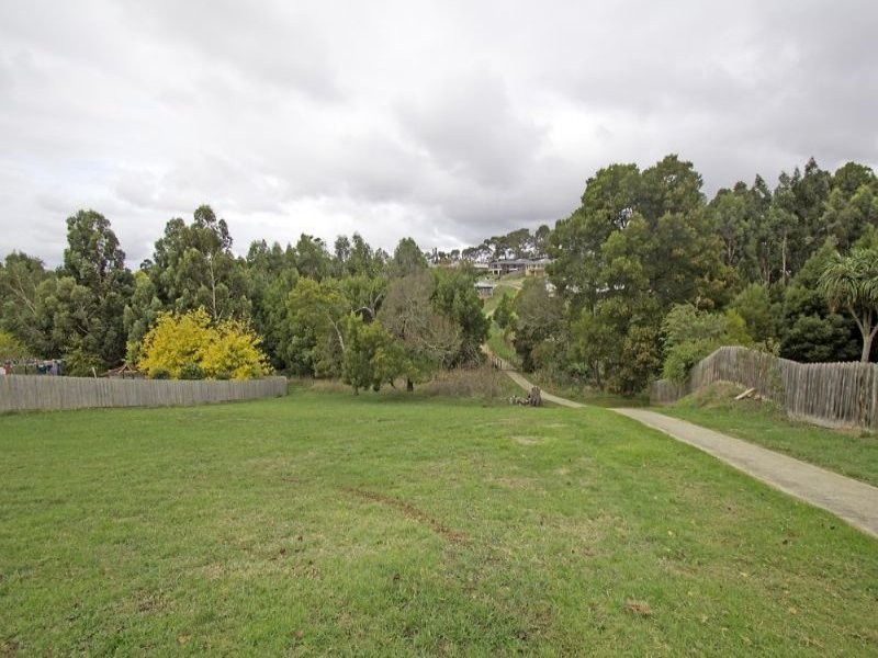 15 Eden Crescent, Leongatha VIC 3953