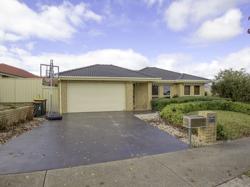 17 Carr Avenue, Leongatha VIC 3953