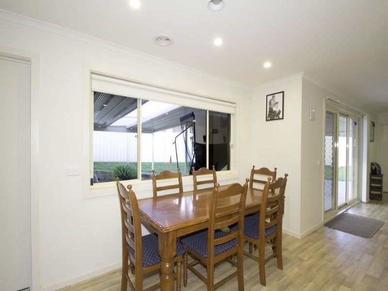 17 Carr Avenue, Leongatha VIC 3953