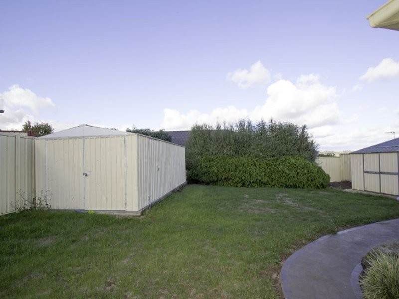 17 Carr Avenue, Leongatha VIC 3953