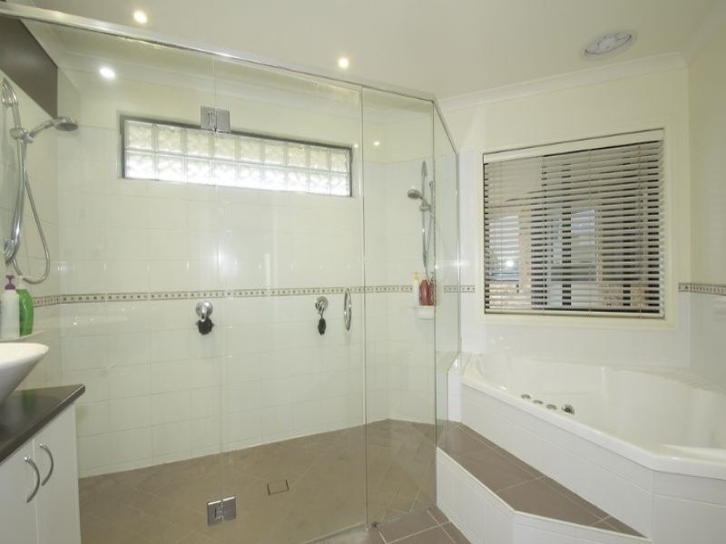 4 Hilltop Close, Leongatha VIC 3953