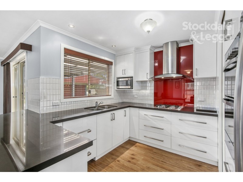 11 Clinton Court, Leongatha VIC 3953