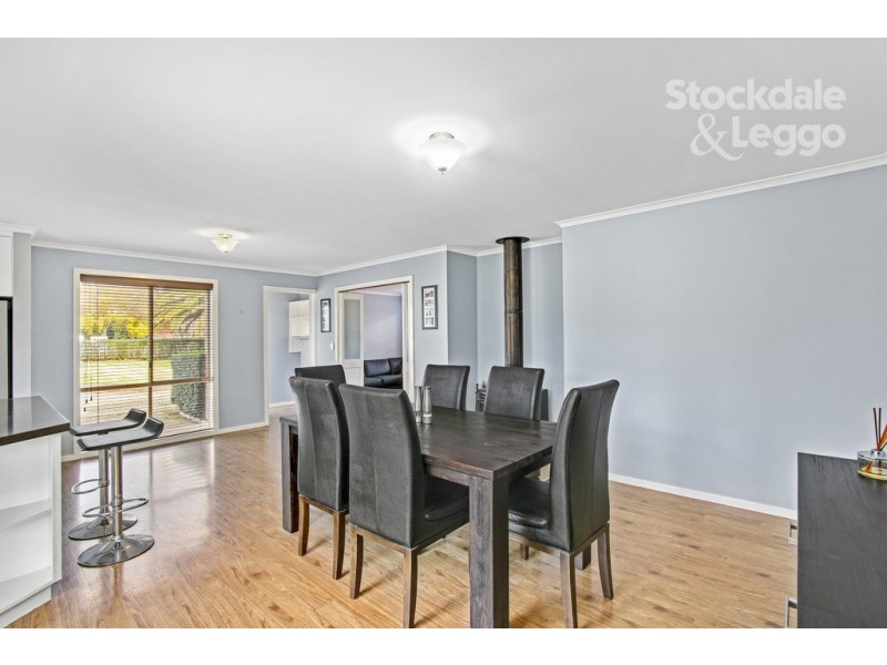 11 Clinton Court, Leongatha VIC 3953