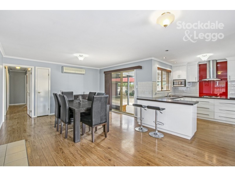 11 Clinton Court, Leongatha VIC 3953