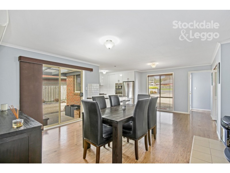 11 Clinton Court, Leongatha VIC 3953