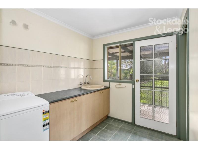 11 Clinton Court, Leongatha VIC 3953