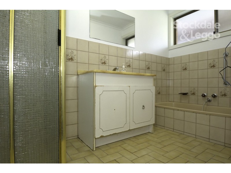 2 / 4 Clarence Street, Loch VIC 3945