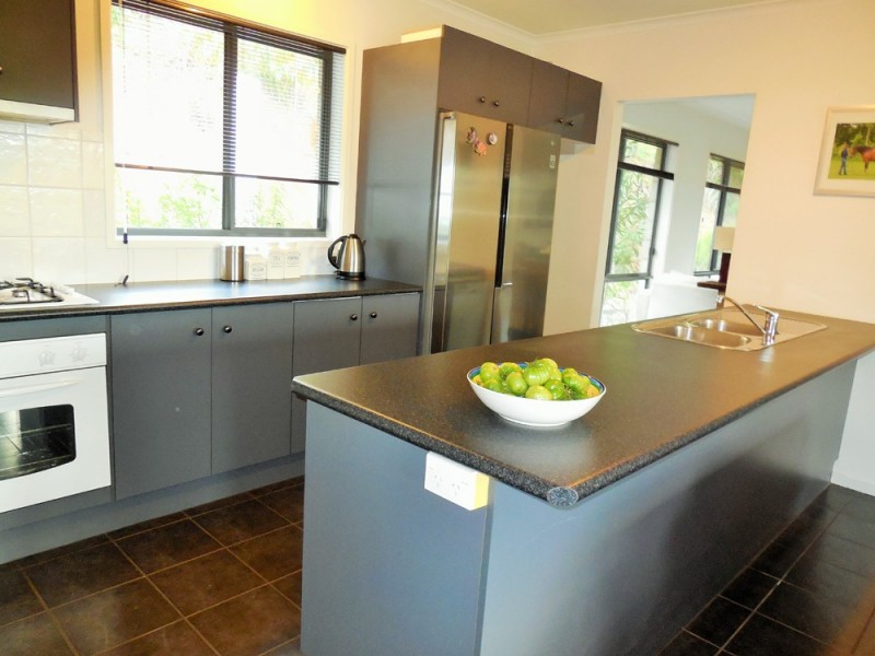 2450 Grandridge Road, Hallston VIC 3953