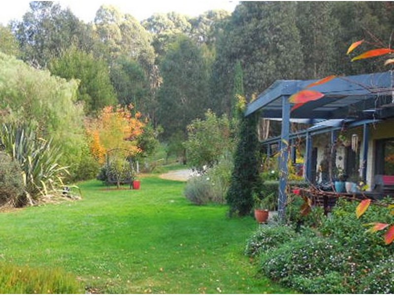 2450 Grandridge Road, Hallston VIC 3953