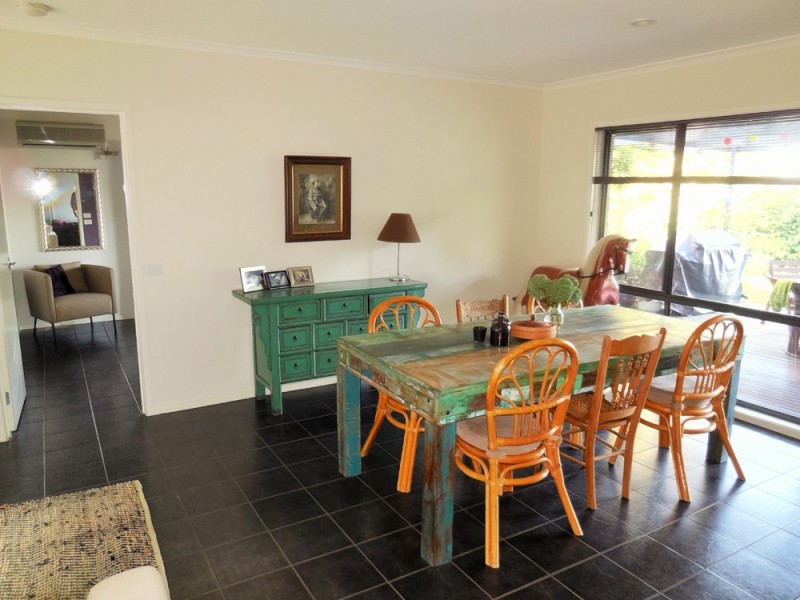 2450 Grandridge Road, Hallston VIC 3953