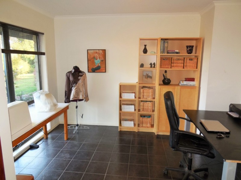 2450 Grandridge Road, Hallston VIC 3953