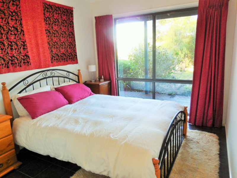 2450 Grandridge Road, Hallston VIC 3953